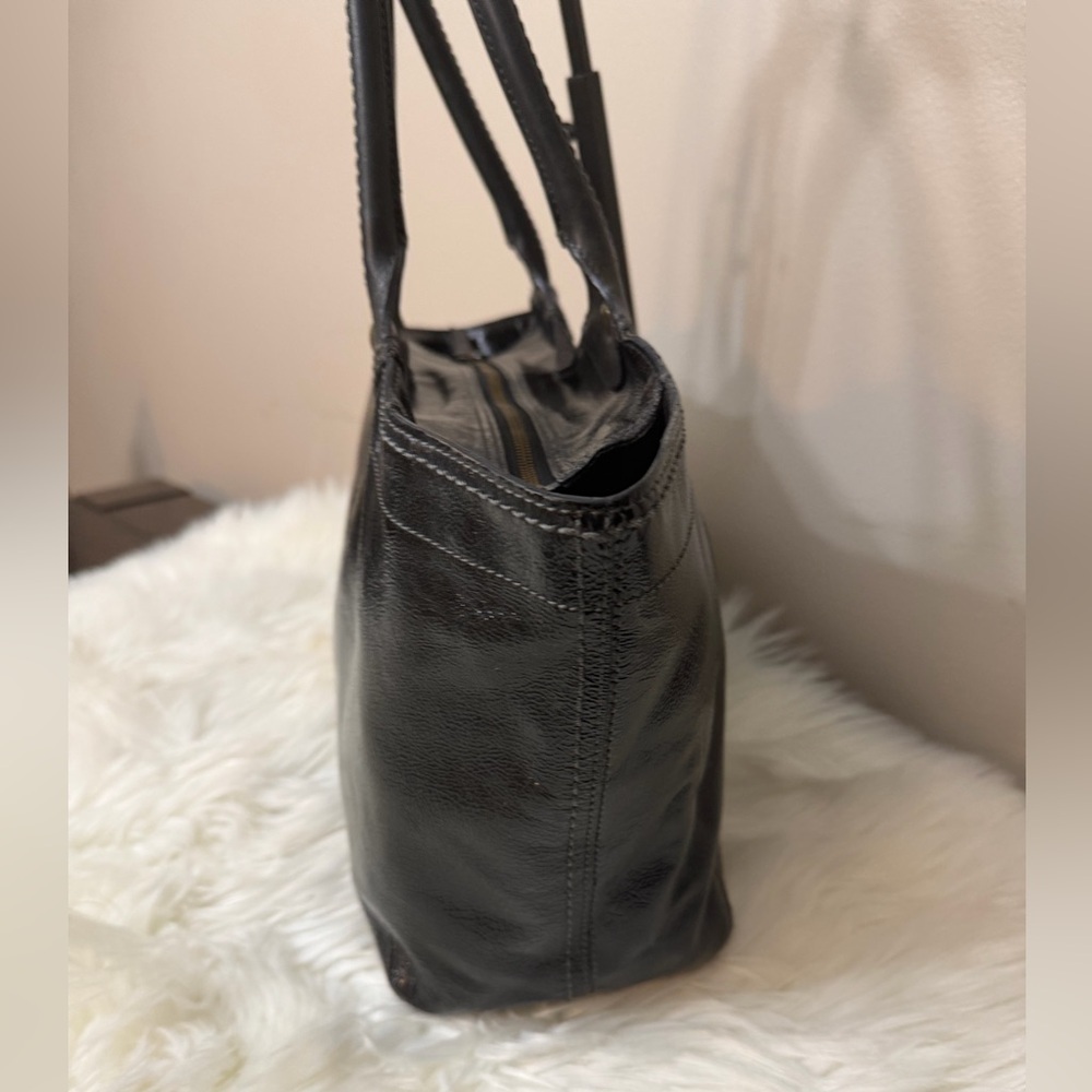 Coach #12362 Shiny Black Leather Tote - Picture 4 of 14
